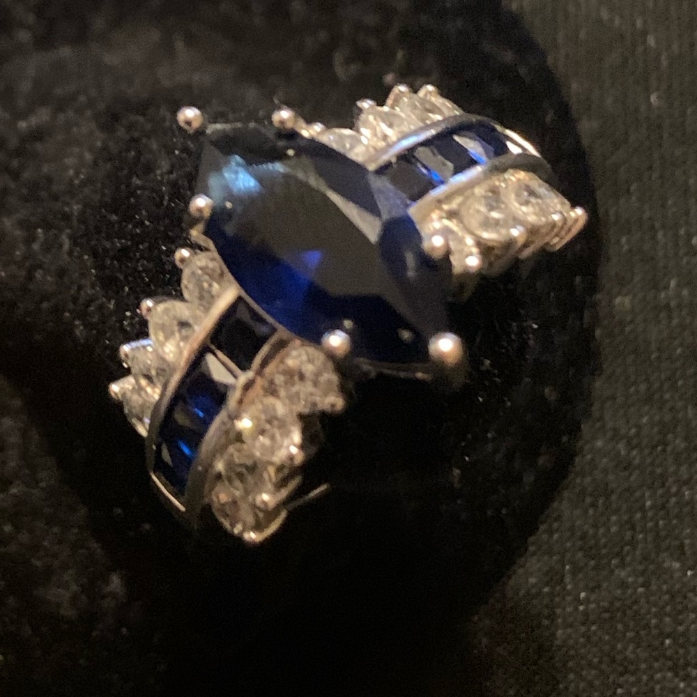 Women’s White Gold Plated Ring blue gem zirconium